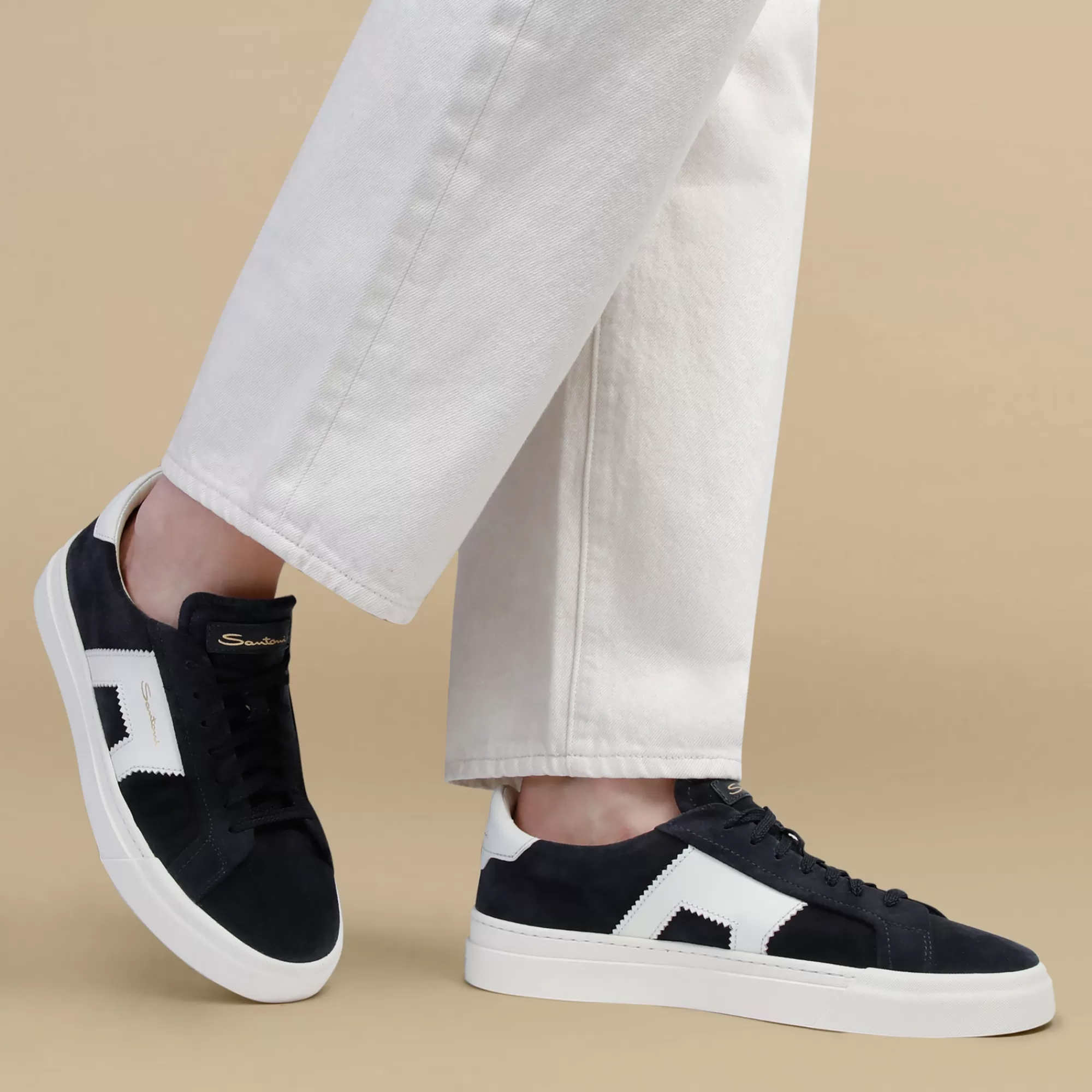 Shop Double buckle sneaker da uomo in suede e pelle blu e bianca Vedi tutte le calzature | Sneakers